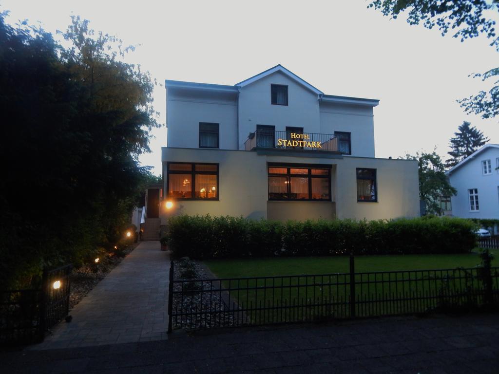 Aparthotel Stadtpark Lubeck Exterior photo